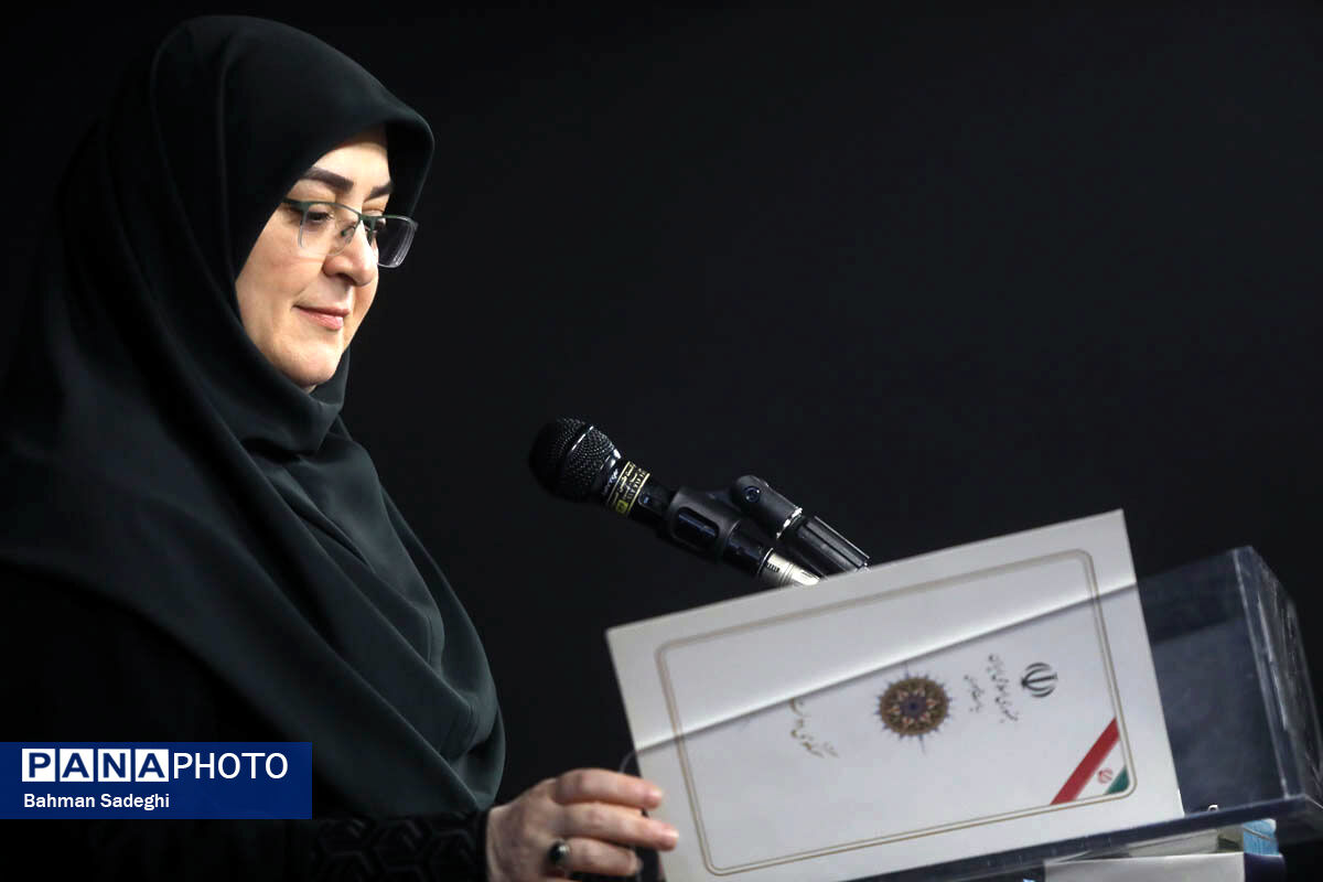 مهاجرانی: دولت به پاسخگویی و خدمت متعهد می‌ماند