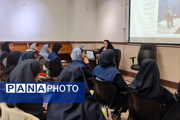 جلسه توانمند سازی دانش آموزان خبرنگاران پانا شهرستان قدس