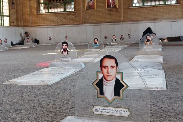 تجدید پیمان دانش‌آموز خبرنگاران پانا با شهدا درهفته دفاع مقدس
