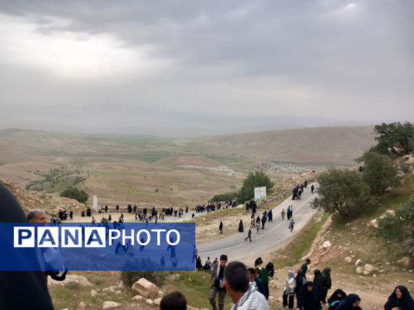 اعزام دانش‌آموزان بسیجی قم به اردوی راهیان نور غرب کشور