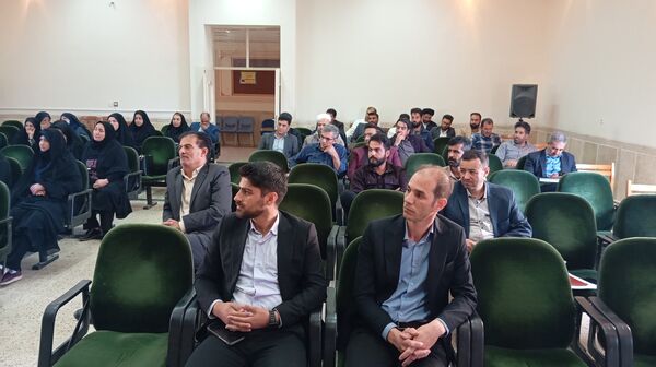 نشست توانمندسازی مدیران و مشاوران مدارس بن با محوریت پیشگیری از آسیب‌های اجتماعی
