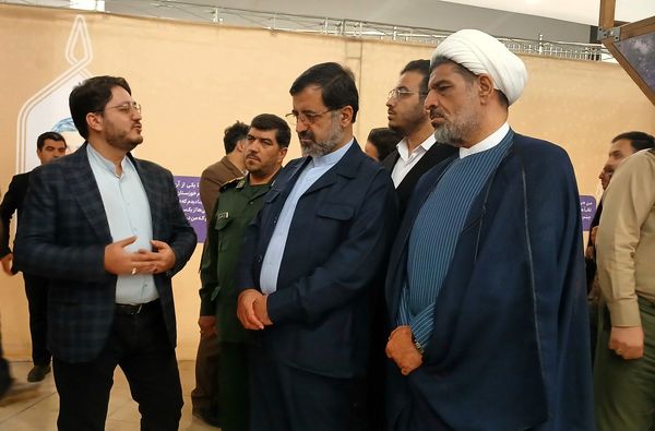 نمایشگاه «در لباس سربازی»