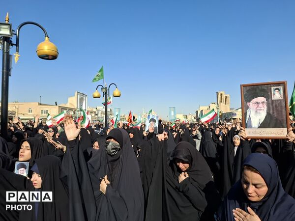 یزد، عزادار در سوگ پدر