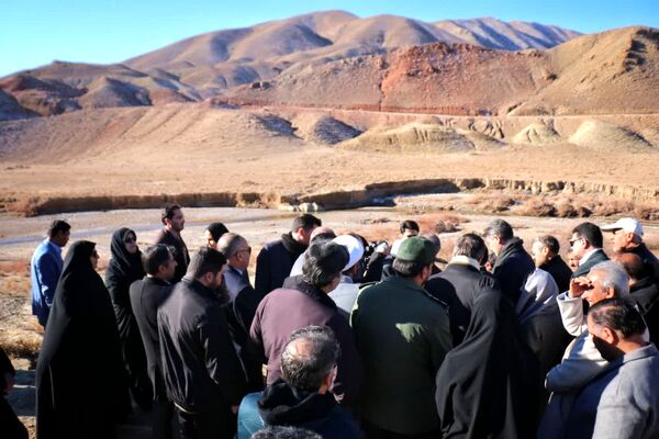 بازدید استاندار از مکان جانمایی شده برای احداث سد ۱۲ میلیون مکعبی دربند 