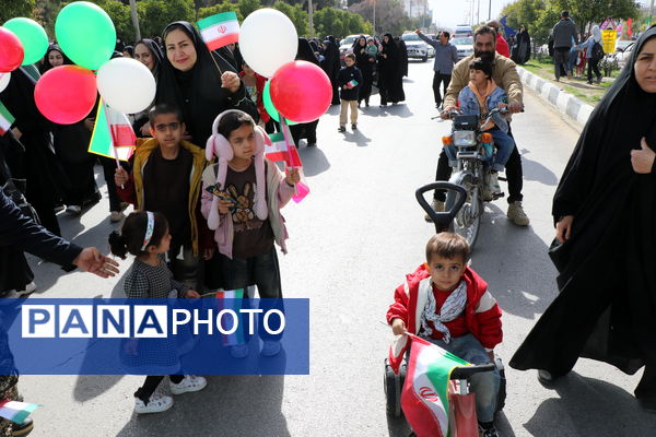حضور آگاهانه مردم شهرستان کوار در راهپیمایی ۲۲ بهمن