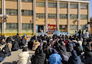 جشن نیمه شعبان همزمان با دهه فجر در دبیرستان شهید مطهری