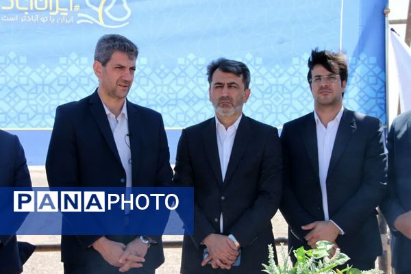 آیین بهره‌برداری از کندرو اصفهان به حبیب آباد 