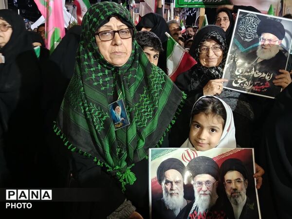 اربعین رهبر شهید انقلاب و شهدای میناب در گلوگاه 