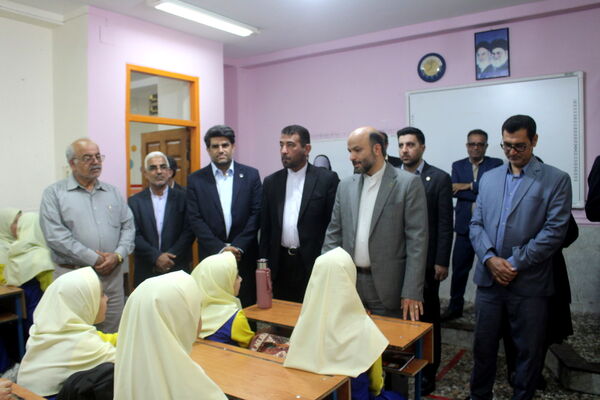 سپاس معلم در دبستان دخترانه شهید باهنر بوشهر 