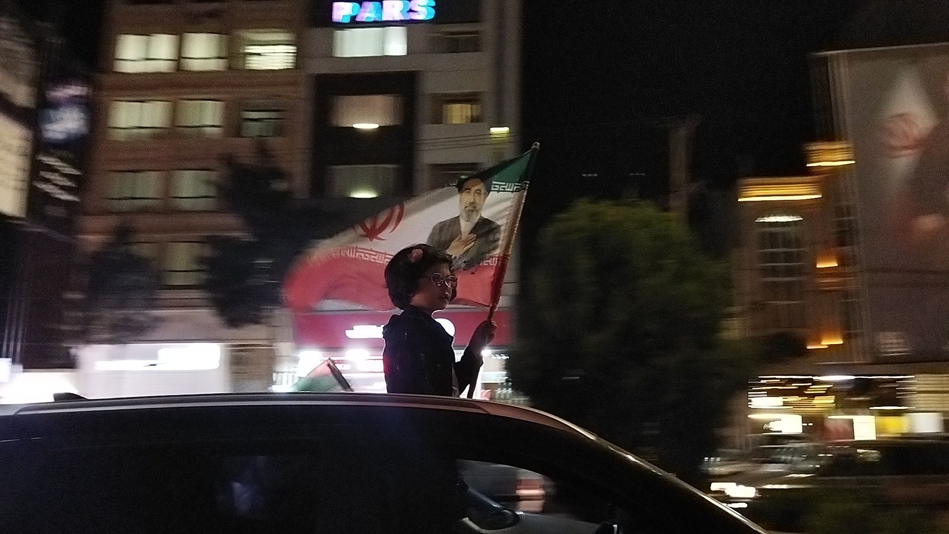شصت و هشتمین رژه خودرویی در بلوار فضل نیشابور 