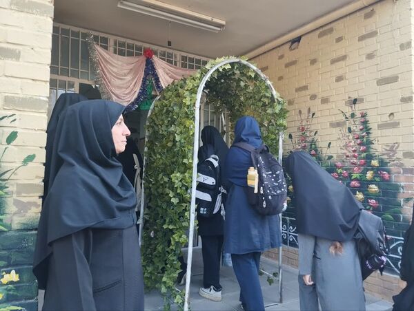 آیین بازگشایی مدارس در مدرسه ازرم مشهد 