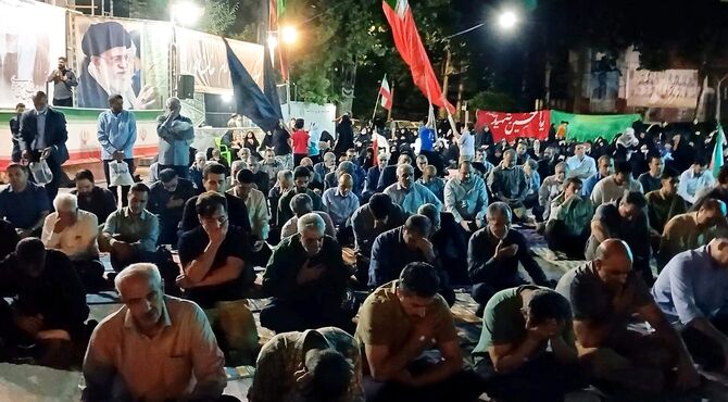 خرم آبادی ها وحدت و عشق به وطن را به تصویر کشیدند