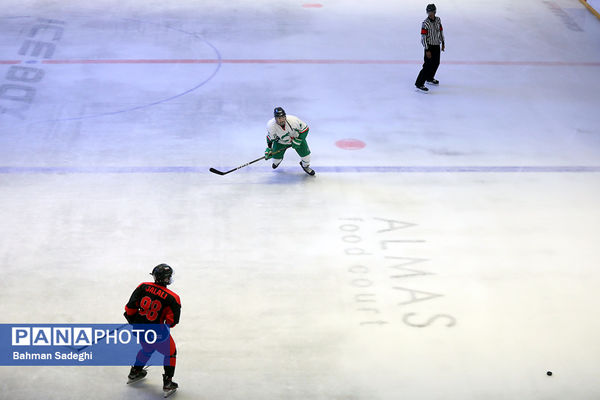 دیدار تیم ملی هاکی روی یخ ایران و تیم جوانان