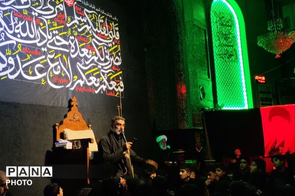  نوجوانان در سوگ حسین(ع) گریستند