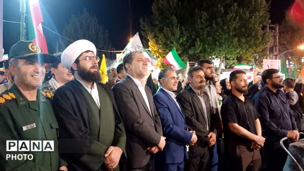 حضور پرصلابت مردم کوهدشت در اجتماع شبانه جلوه‌ای از همبستگی و بصیرت