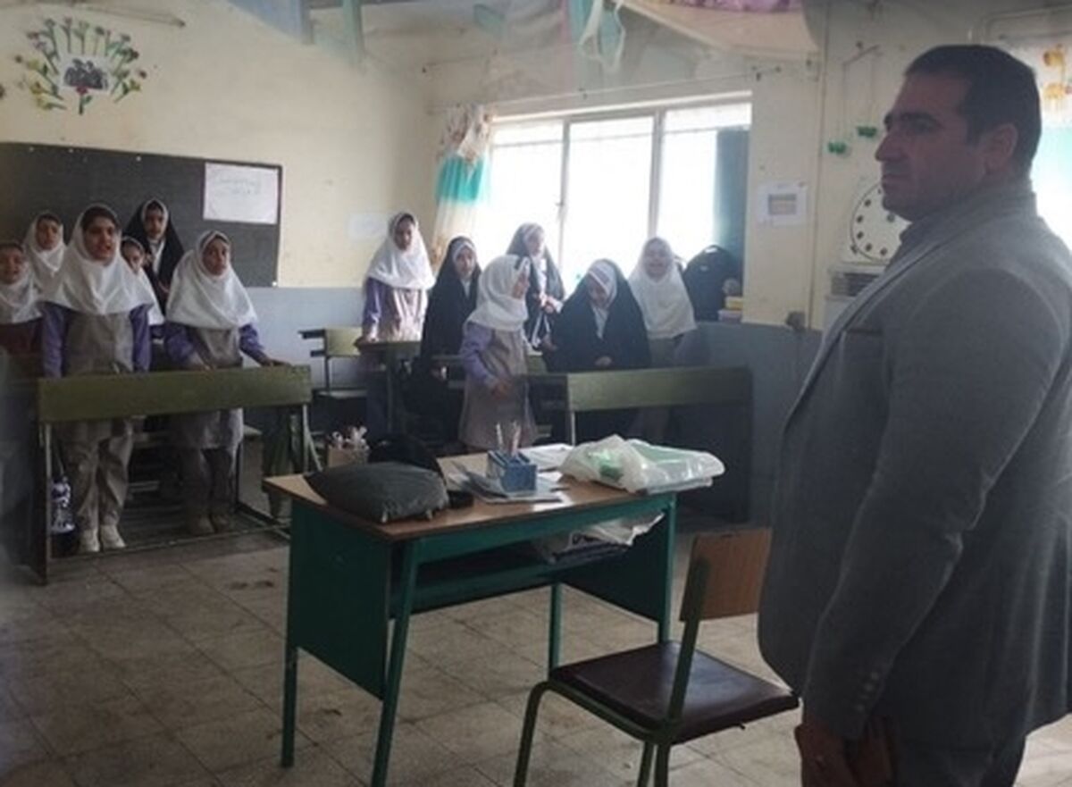بازدید مدیر آموزش و پرورش نورآباد لرستان از مدارس شهید فکوری و شهید سالاری 