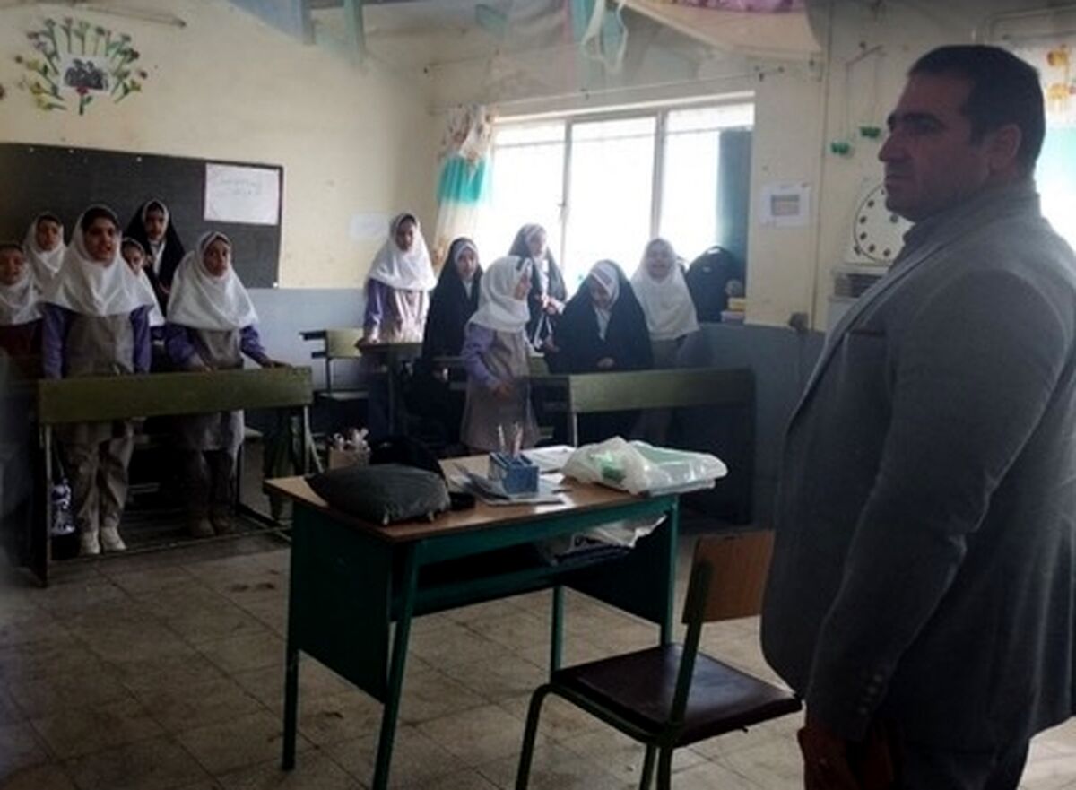 بازدید مدیر آموزش و پرورش نورآباد لرستان از مدارس شهید فکوری و شهید سالاری 