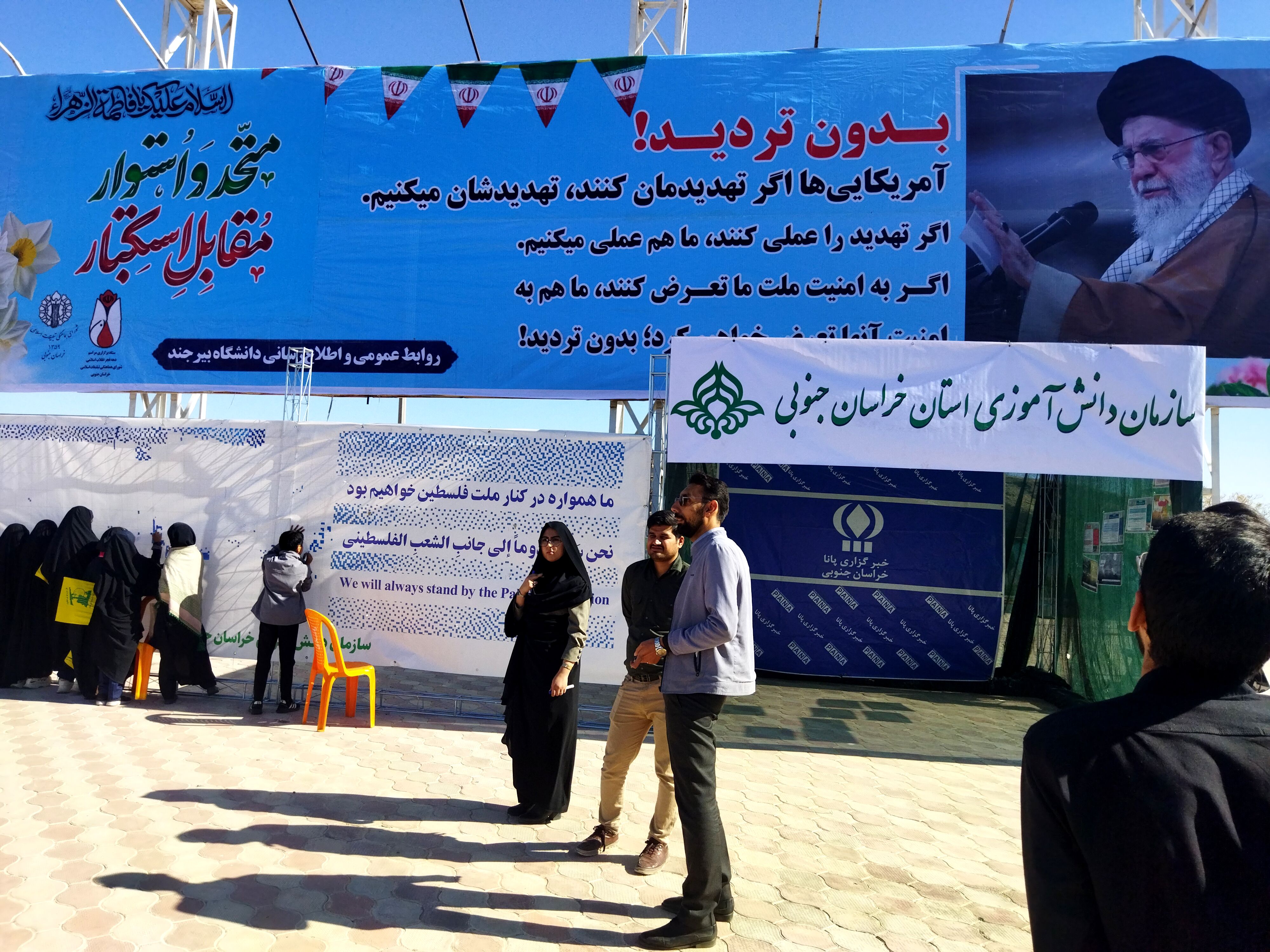 غرفه سازمان دانش آموزی محل همدلی و هم زبانی دانش آموزان