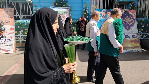 حضورخادمیاران امام رضا (ع) در آموزشگاه شهید رسول نم‌نبات ناحیه۴ اصفهان 