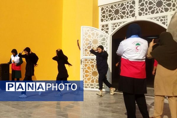 بیست و ششمین مانور زلزله و ایمنی در مدرسه دخترانه شهید رضا زارعی بندرعباس