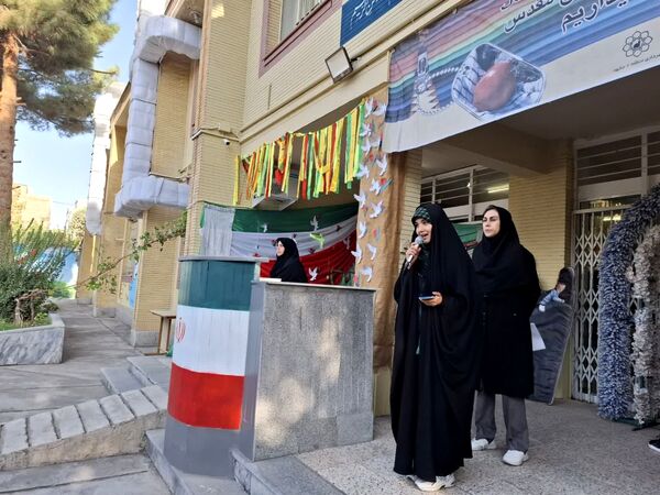 زنگ مهر در دبیرستان شاهد تقوا پیشگان ناحیه ۴ مشهد نواخته شد