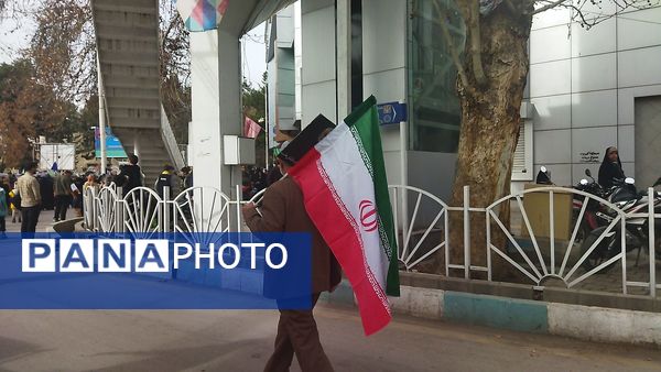 راهپیمایی ۲۲ بهمن نشان دهنده همبستگی و اتحاد مردم ایران 