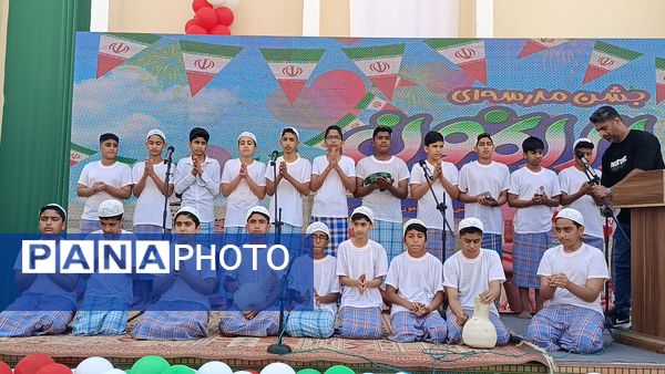 دهه فجر یادآور همبستگی و اتحاد مردم است