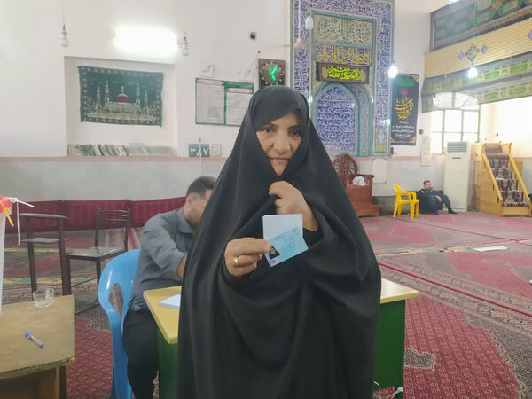 حضور کودکان به همراه والدین در شعبه‌های اخذ رأی