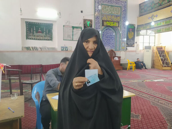 حضور کودکان به همراه والدین در شعبه‌های اخذ رأی