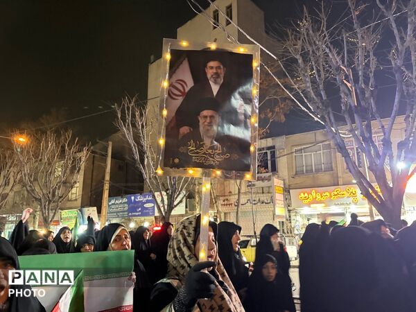 دوازدهمین شب عزاداری مردم کرج در پی شهادت رهبر  انقلاب 