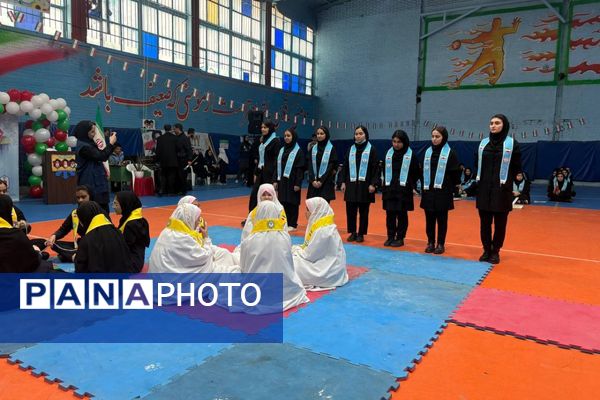 یاوران انقلاب؛روشنای مسیر نوجوانان امروز