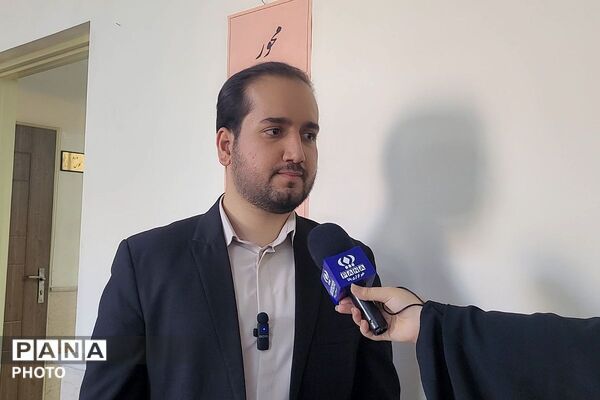 رقابت نخبگان جوان زبان خارجی در دبیرستان فرهنگ