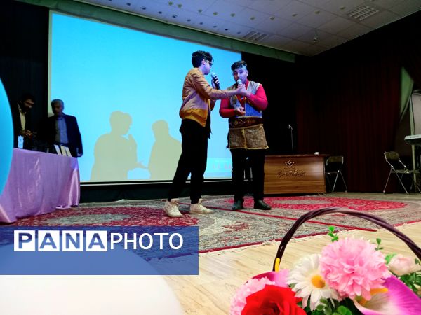 تجلیل از برگزیدگان مسابقات فرهنگی هنری جشنواره امید فردا در نیشابور