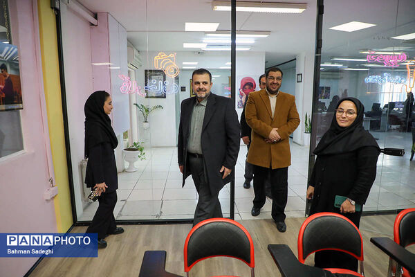 بازدید دبیر کمیسیون توسعه آموزش عمومی قرآن از نمایشگاه نوراوی اعتکاف