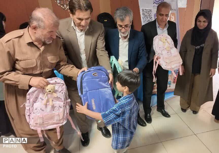 همدلی برای دانش‌آموزان؛ پویش «همه‌جا حاضر» در سنندج