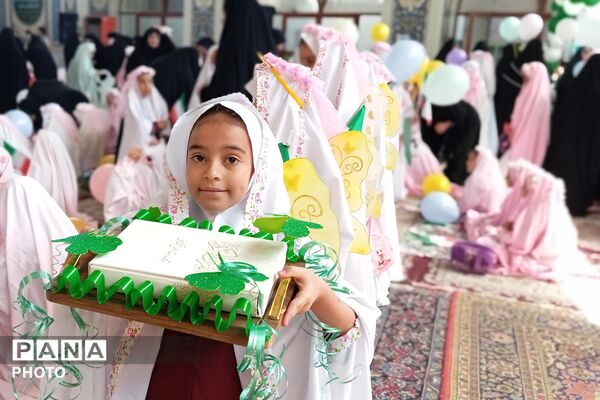 آغاز مسیر نور؛ قاب‌هایی از جشن تکلیف دختران شهرستان بن
