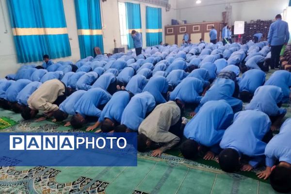 اولین نمازجماعت مدرسه امین بکایی ناحیه ۴شیراز 