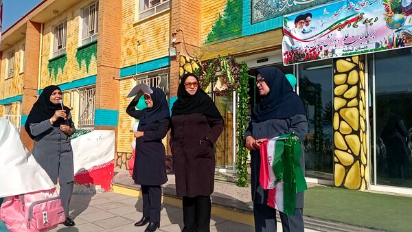 بوی علم و بوی دانش درهوای دبستان لطیفه