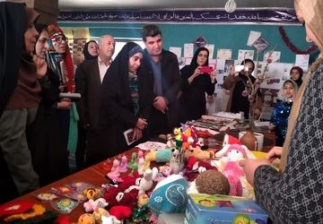 برگزاری جشنواره اقوام در مدرسه لاله‌های انقلاب البرز