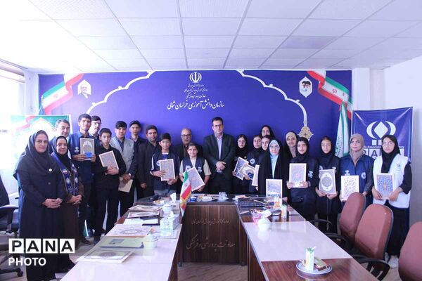 نشست صمیمی خبرنگاران پانا خراسان شمالی با مدیرکل آموزش و پرورش در روز خبرنگار
