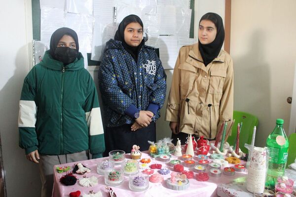  آیین افتتاح جشنواره ماها و ایران‌مون در دبیرستان خدیجه کبری پردیس 
