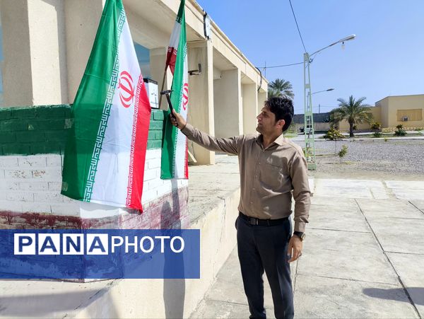 مدارس سندرک یکپارچه در شور انقلابی؛ زنگ انقلاب به صدا درآمد