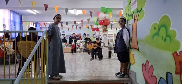 خلاقیت هنری و فرهنگی دبستان شهید فکوری در «هفته ماها»