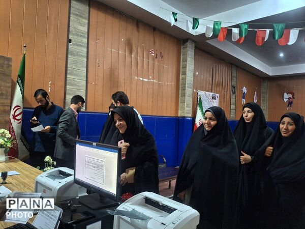 مرحله دوم سازماندهی نیروی انسانی آموزش ابتدایی با هدف توزیع مطلوب نیرو در تبادکان