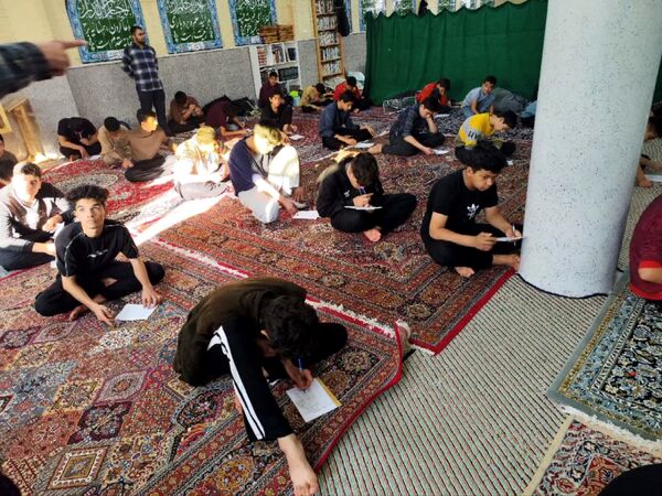 مراسم معنوی اعتکاف دانش‌آموزی در حسن‌آباد جرقویه علیا 