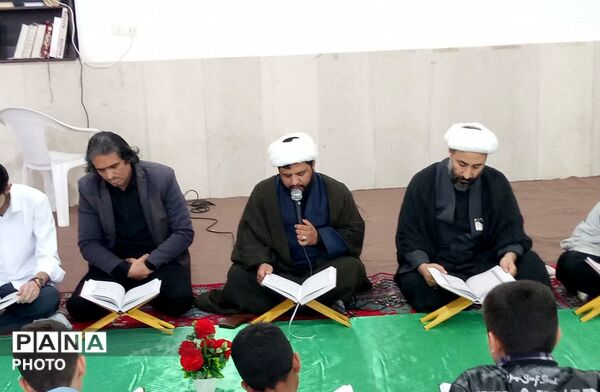 محفل انس با قرآن در کوهنانی با یاد آیت‌الله خامنه‌ای (ره) 