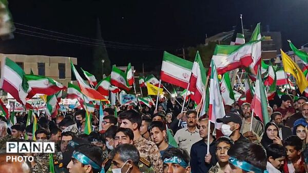 حضور بسیجیان فیروزآباد در میدان امام(ره)