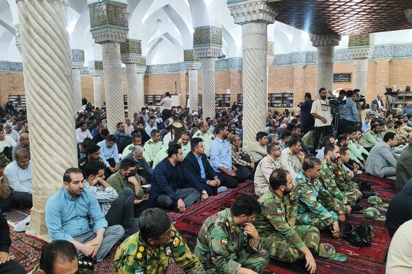 مراسم چهلمین روز شهادت شهدای اقتدار با حضور گسترده مردم کردستان در سنندج 