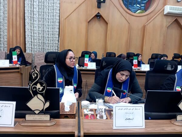 نشست هم‌اندیشی مسئولان سازمان دانش‌آموزی استان فارس روز دوم