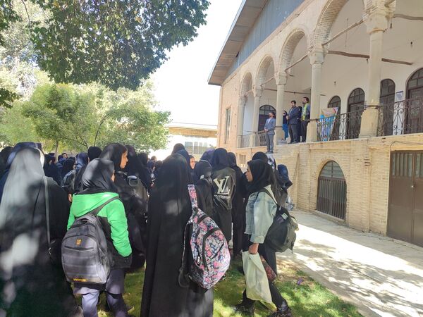 حضور دانش‌آموزان ناحیه یک شهرکرد و لاران در اردوی «طرح تمشک» 
